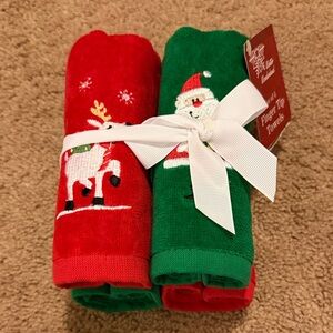 Holiday Time Red and Green Finger Tip Towels-set of 4